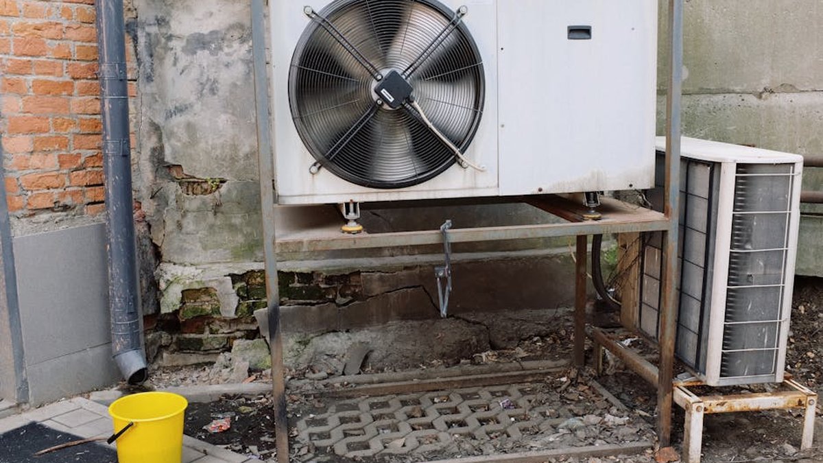 AC Repairs In Fort Walton Beach: Costs & Emergency HVAC Problems Explained
