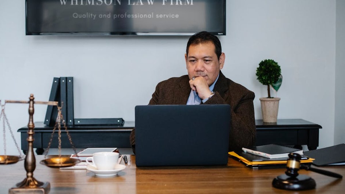 AI Search for Law Firms: How to Stay Visible When Clients Don’t Click Websites