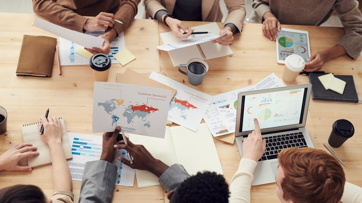 Best AI Tools for Ad Creative Research: GetHookd, Birch & AdEspresso Compared