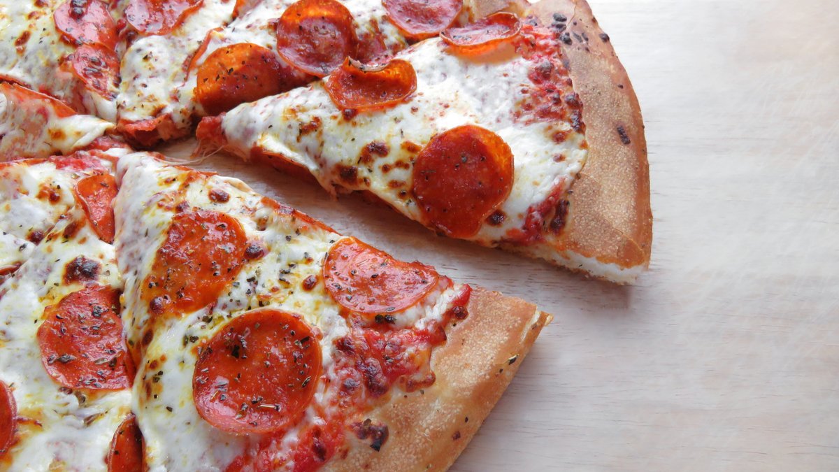 Colfax, WA Pizza Delivery For Game Nights & Team Gatherings: Deals Announced
