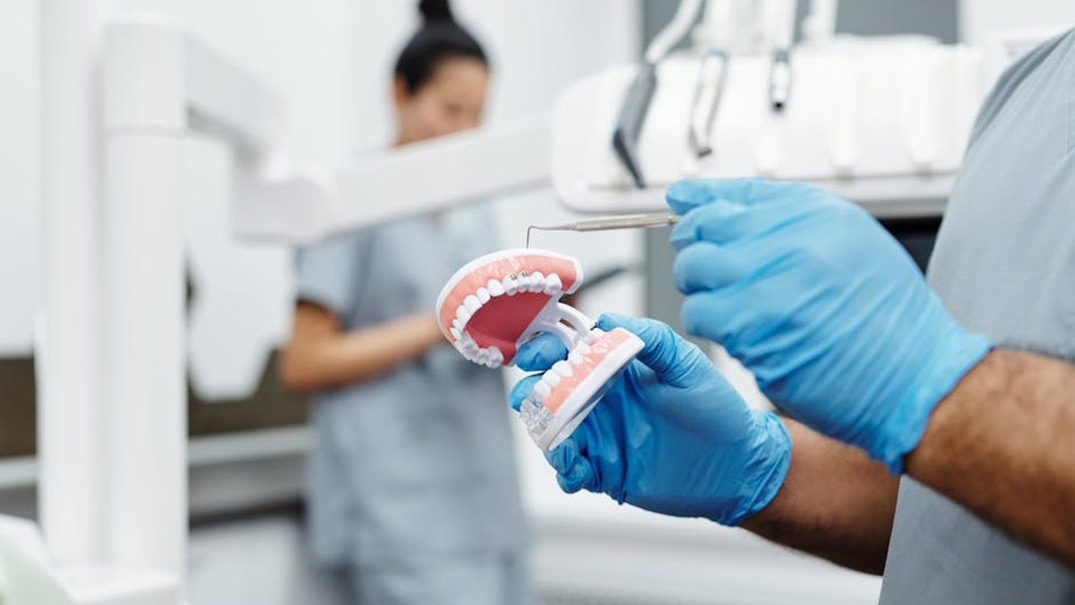 Dental Practice Visibility On Google AI, ChatGPT & Grok: AEO Agency Update
