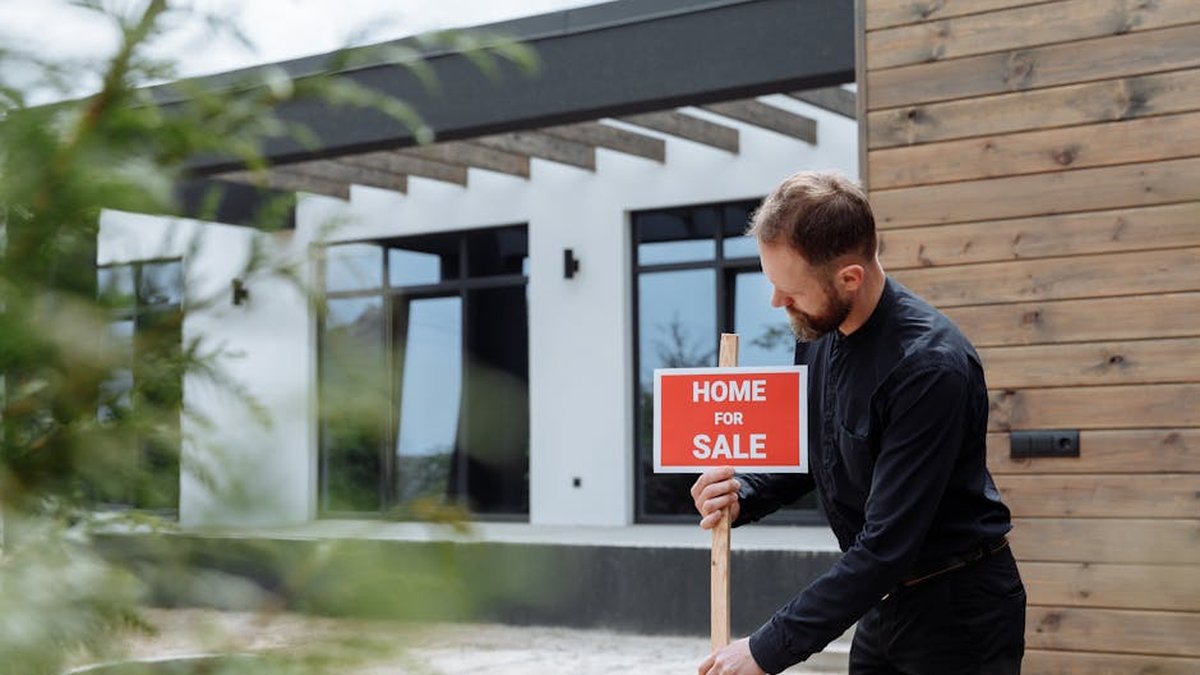 Do You Need Conveyancing When Selling? Legal Process Explained