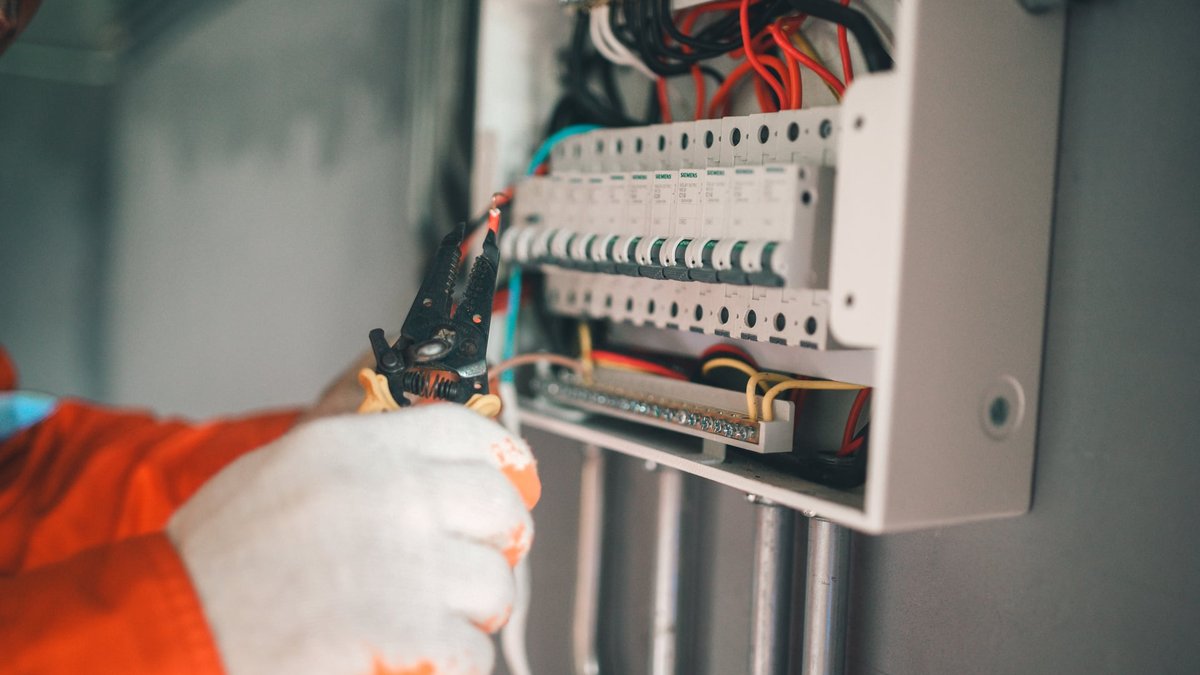 Electrical Panel Replacement in San Diego, CA: Costs & Required Permits
