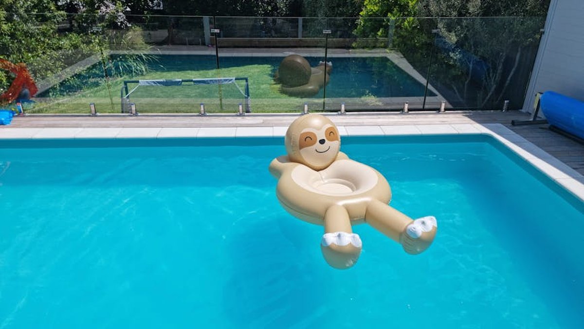 Frameless Glass Pool Fencing Costs in Perth: WA Rules & Per Metre Prices