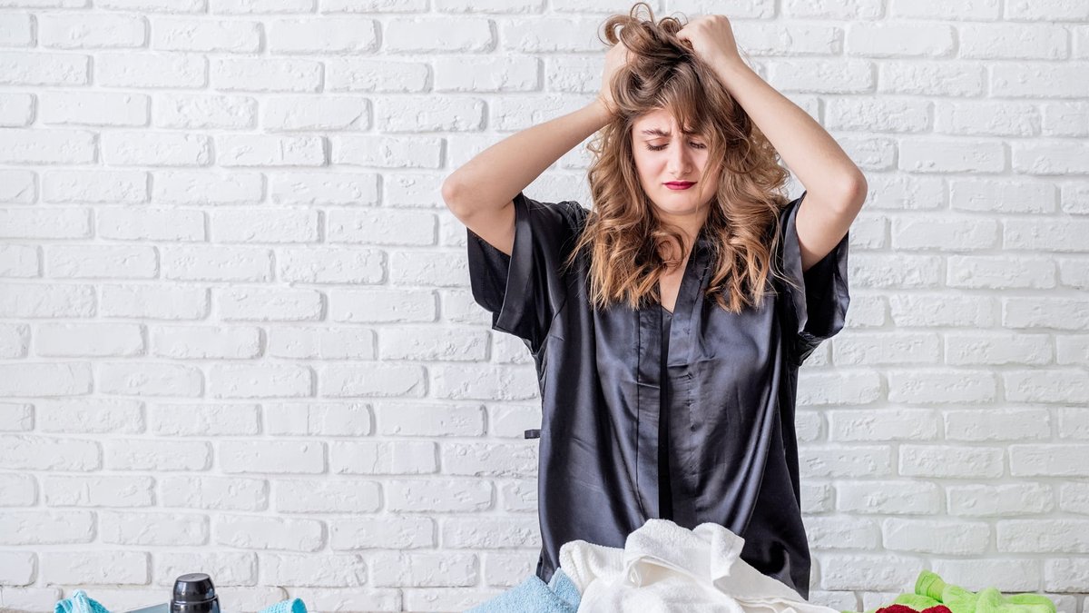 Housework Time-Saving Hacks: Services Worth Outsourcing + Tips for Busy Families