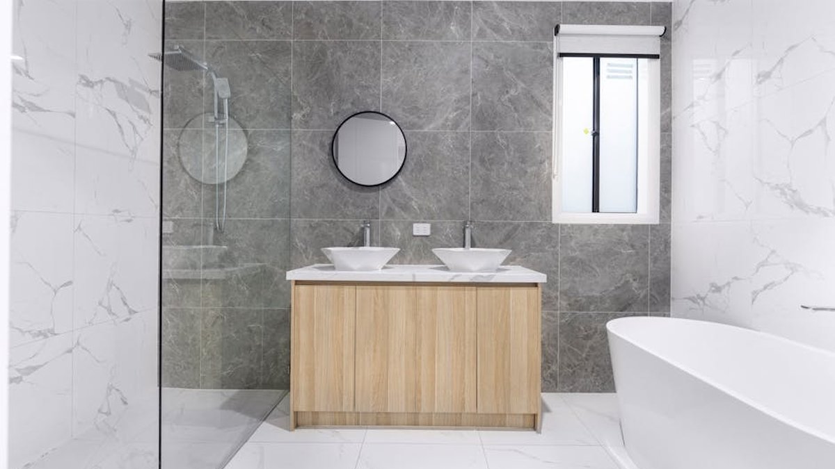 How to Choose the Right Tile for Your Bathroom: New Jersey Experts Share Tips