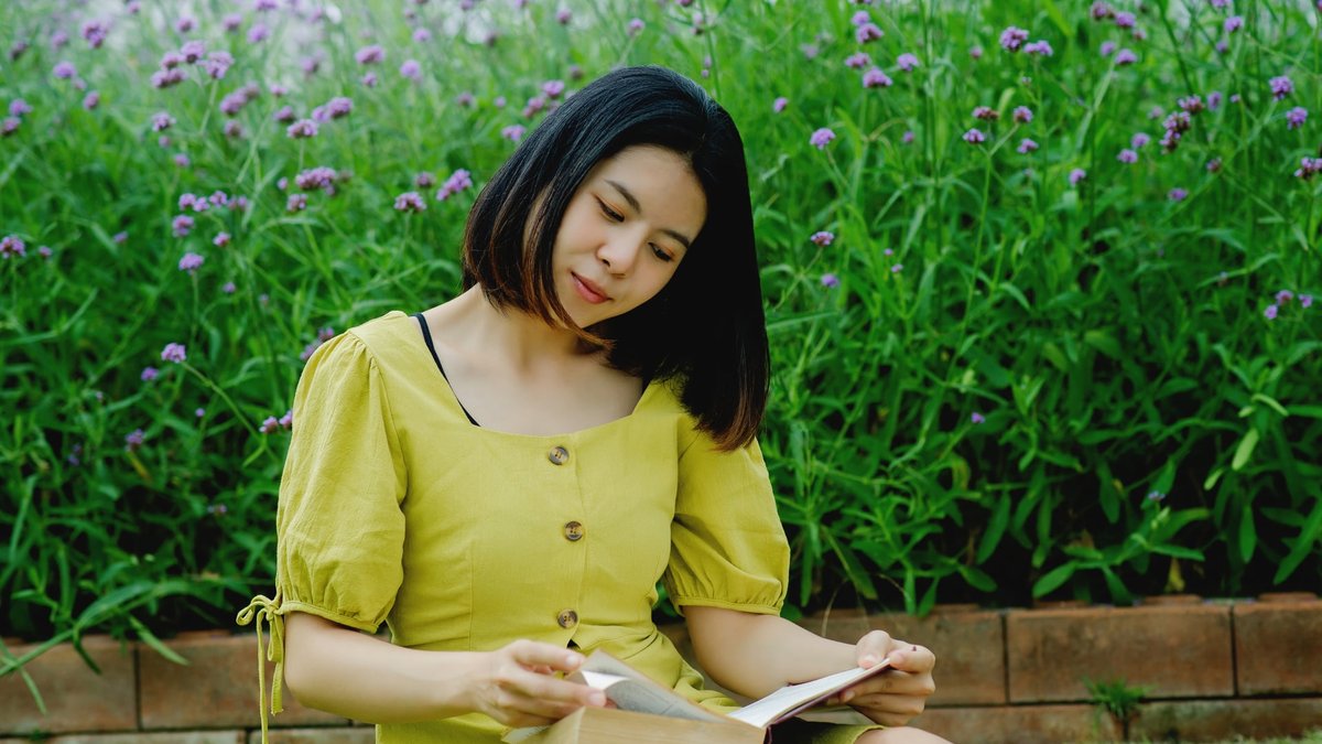 How To Create a Summer Reading List: Tips For Christian Mystery Fans