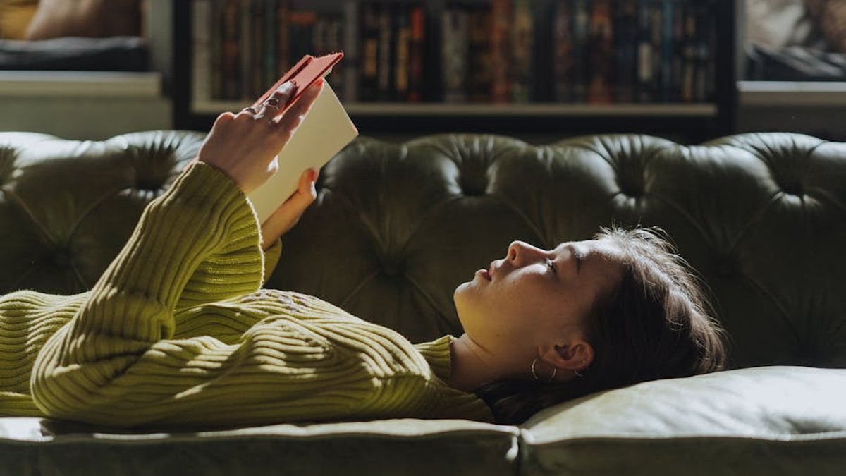 How to Fall in Love With Reading Again: Immersive Storytelling for Adults