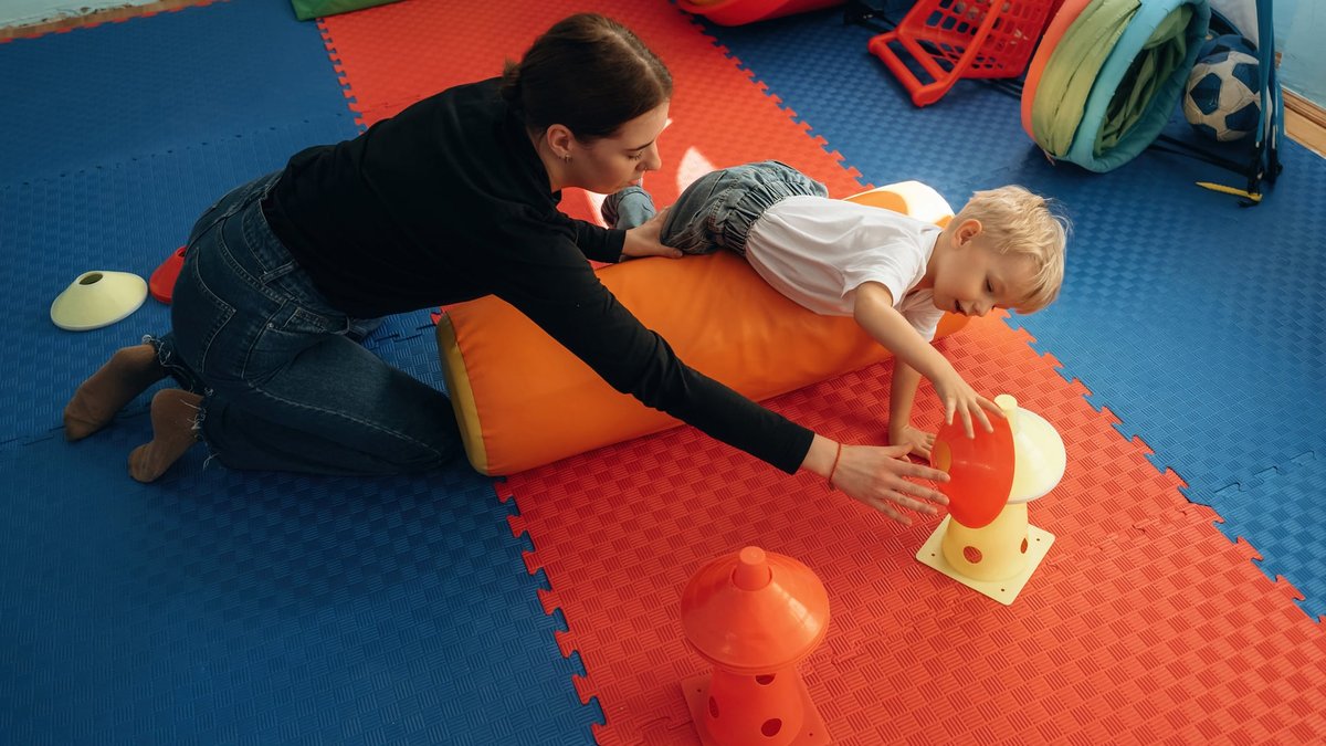 How to Support Autistic Students in the Classroom: Focus & Sensory Tips