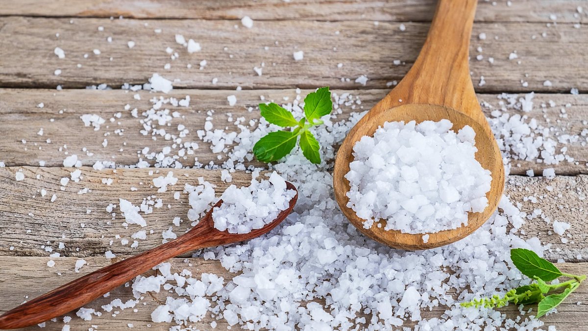 How to Use Finishing Salt in Cooking: What It Is and Why It Matters Now