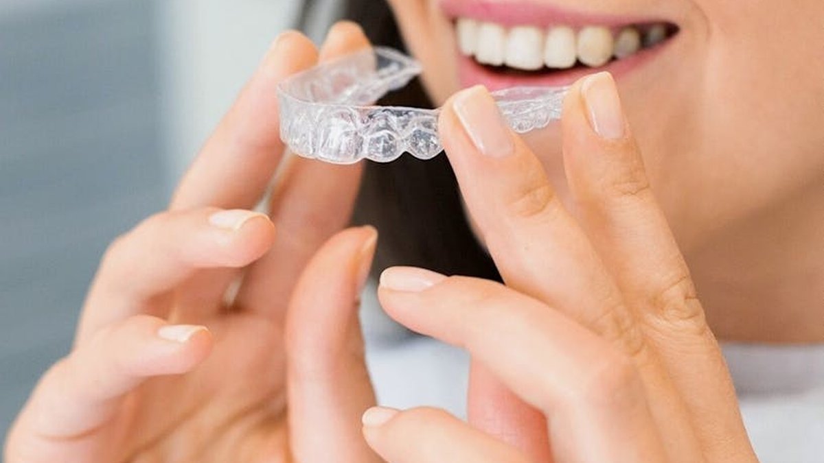 London Dental Content Marketing For Invisalign: AI Visibility Services Expand