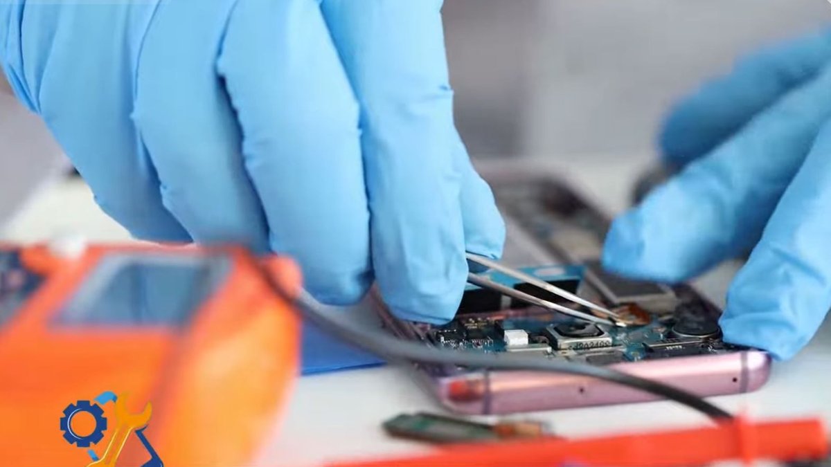 Love My Phone Repair transforms damaged devices, saving Kissimmee residents.