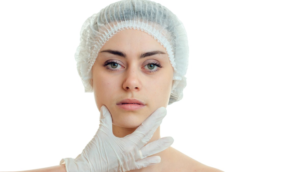 Oculoplastic Surgeon Houston: Fellowship Training Differences Explained