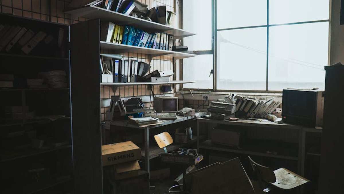 Office Junk Removal Cost: Pricing & Tips For Hiring Haulers Near Calgary
