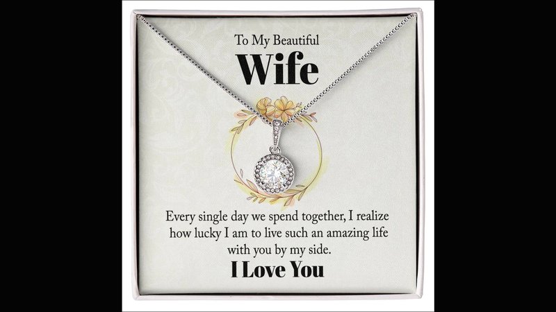 Personalization Transforms Generic Gifts Into Emotional Necklace Keepsakes
