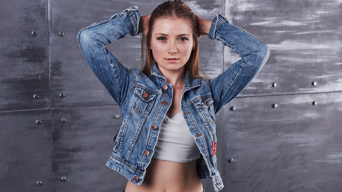 Premium Denim vs Regular Jeans: Key Signs That Actually Make a Difference