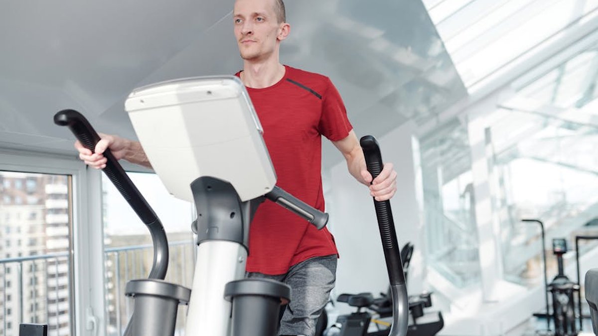 Quick Daily Workouts at Home: How a 400lb Elliptical Capacity Opens Doors