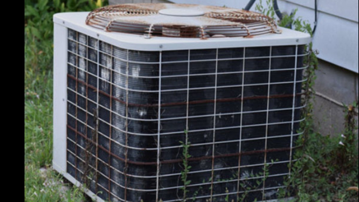Repair vs Replace Air Conditioner: Signs, Timeline & When Each Makes Sense
