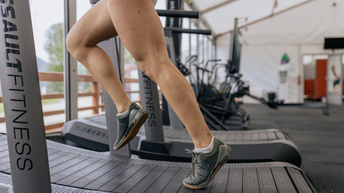Treadmills For Tall Runners: Experts Reveal Belt Length Minimums by Height