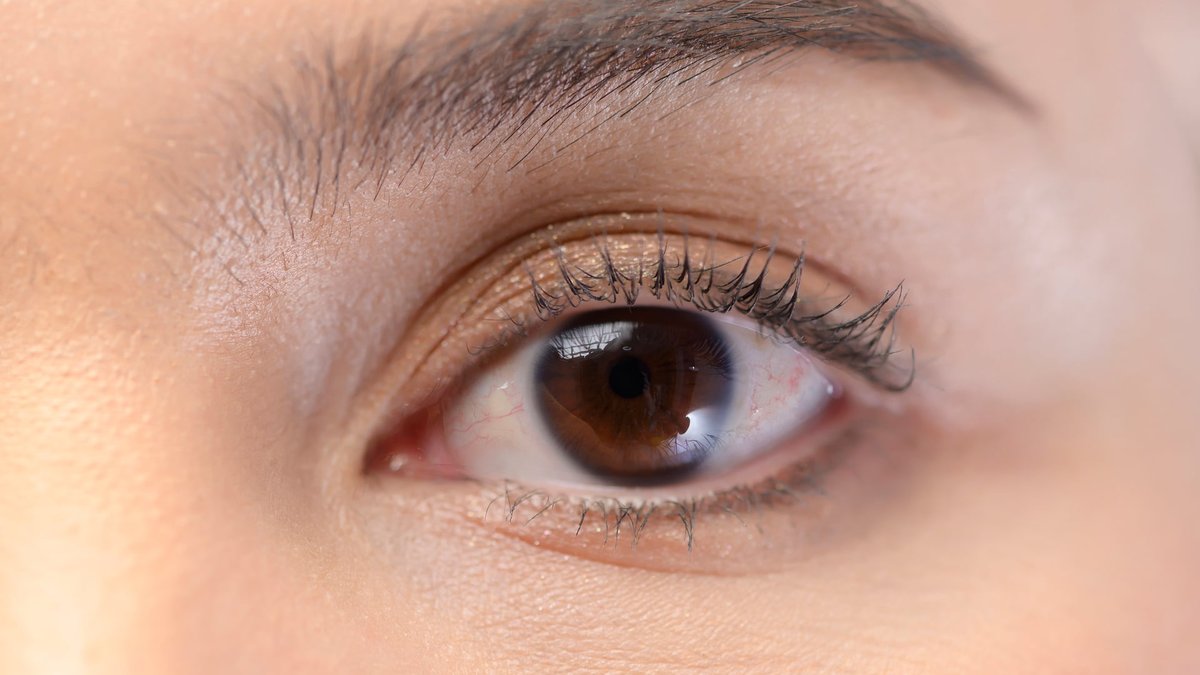 What Are the Symptoms of Dry Eyes in Adults? Canadian Experts Share Insights