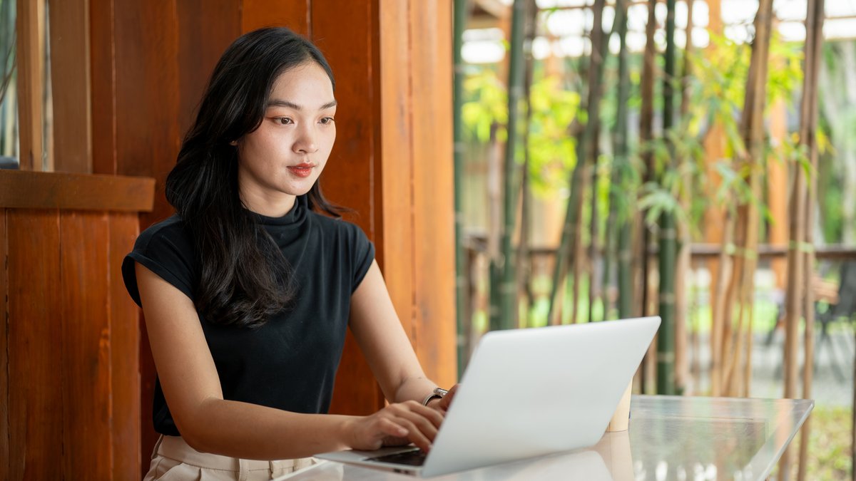 What Does a Real Estate Virtual Assistant Do: Tasks Agencies Delegate in 2026
