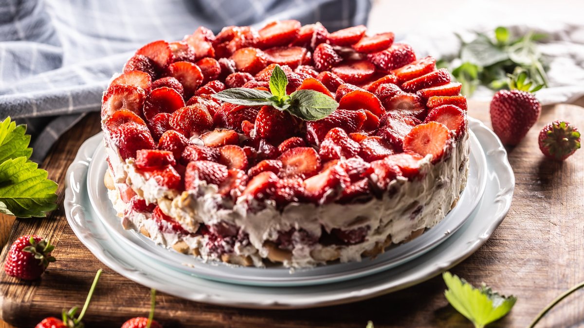 What Is a Tipsy Cake? How Southern Bakers Are Bringing Boozy Desserts Back