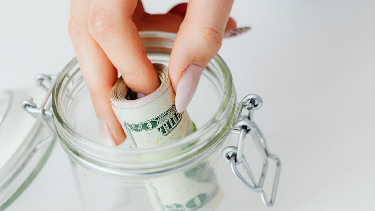 Whole Life Insurance as Emergency Savings: Michigan Financial Experts Share