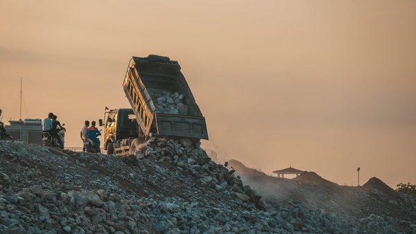7 x 14 Dump Trailer Capacity: Experts Explain Why Yards & Weight Limits Matter