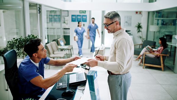 Answer Engine Optimization For Medical Clinics: What Doctors Need To Know