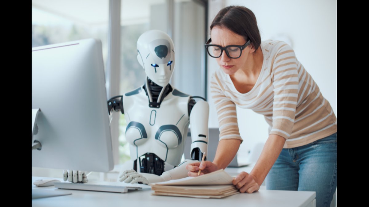 Average Lead Response Time by Industry: SMB Speed-to-Lead Guide Released