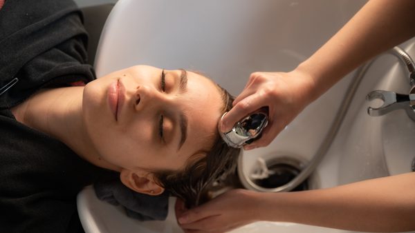 Beauty Salon Facebook Ad Examples: Copy These Formats & Hooks For More Bookings