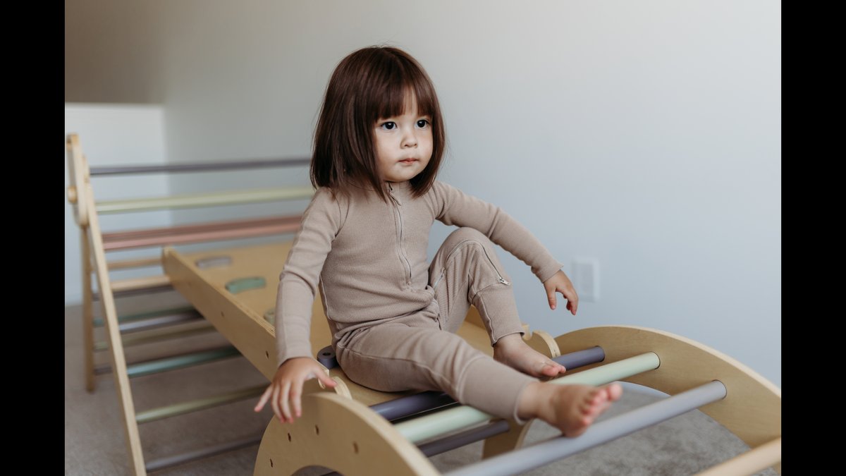 Best Montessori Toys For 1 Year Olds: What Science Says About Educational Play