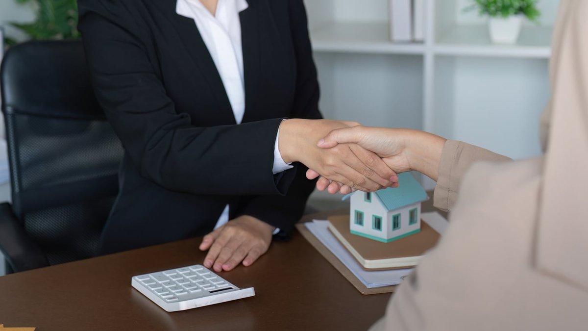 Can You Do Conveyancing Yourself in England? Experts Reveal the Risks