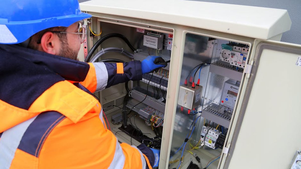 Circuit Breaker Keeps Tripping? Fort Wayne Electricians Share What's Wrong