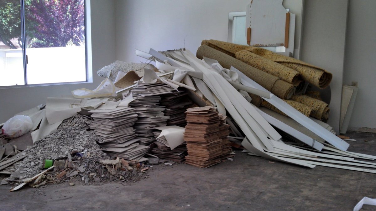 Construction Debris Removal Cost: Fullerton, CA Experts Break Down Pro vs DIY