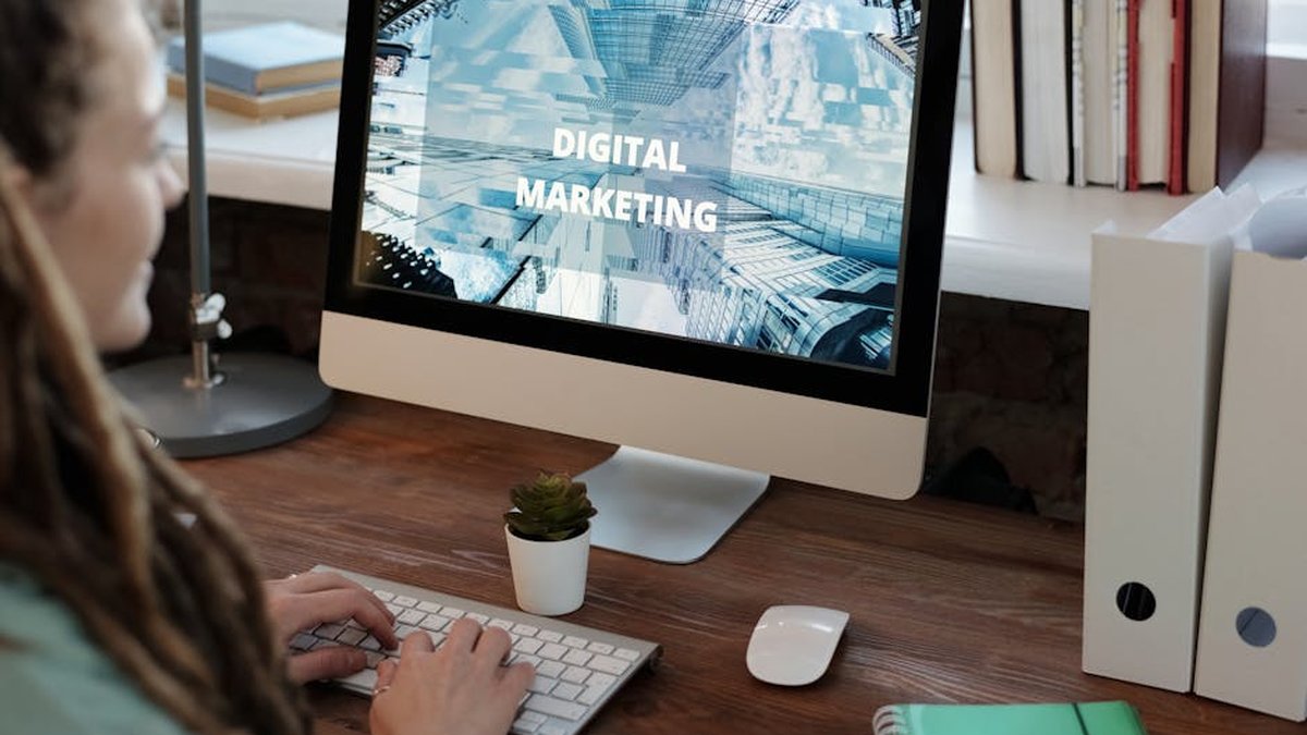 Digital Marketing Virtual Assistants: Responsibilities, Cost & How to Hire