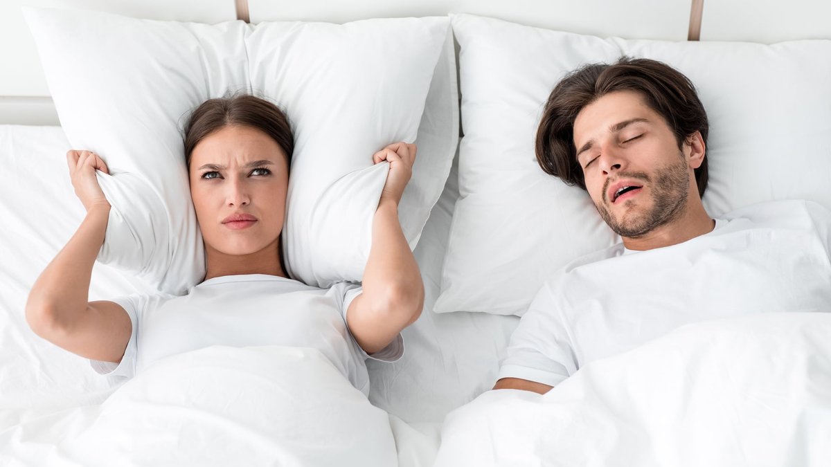 Does Sleeping on an Incline Help Snoring? Research-Backed Angles to Try