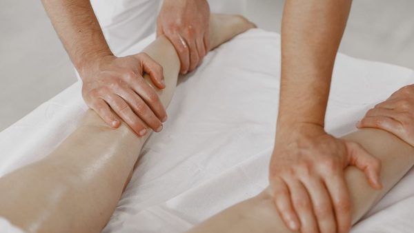 Eco-Fin Hand & Foot Treatment: West Madison Experts Share Hydration Benefits