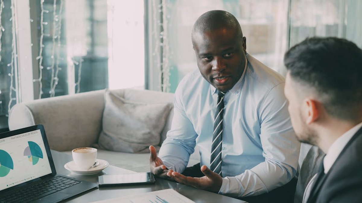 Financial Advisor ChatGPT Visibility: AI Recommendation Strategy Updated
