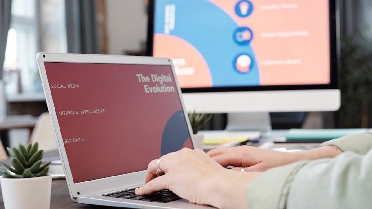 How AI Is Changing Marketing for Small Businesses: 5 Trends Behind The ROI Shift