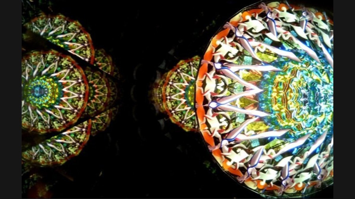 How Kaleidoscope Patterns Work: Mirror Angles & Optical Geometry Explained
