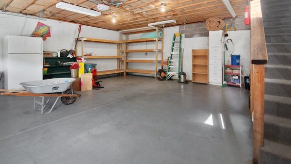 How To Clean Out A Garage: Fresno, CA Experts On What To Keep, Donate & Recycle