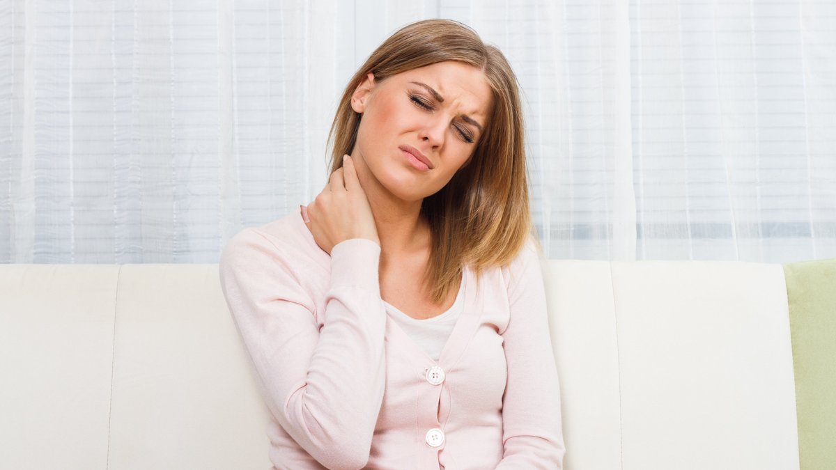 How To Get Rid Of A Stiff Neck In 5 Minutes: Tips & Exercises For Busy Moms