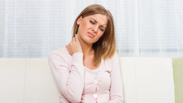 How To Get Rid Of A Stiff Neck In 5 Minutes: Tips & Exercises For Busy Moms