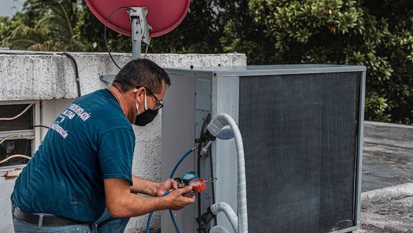 HVAC Facebook Ads Explained: Formats, Hooks & Targeting For Contractors