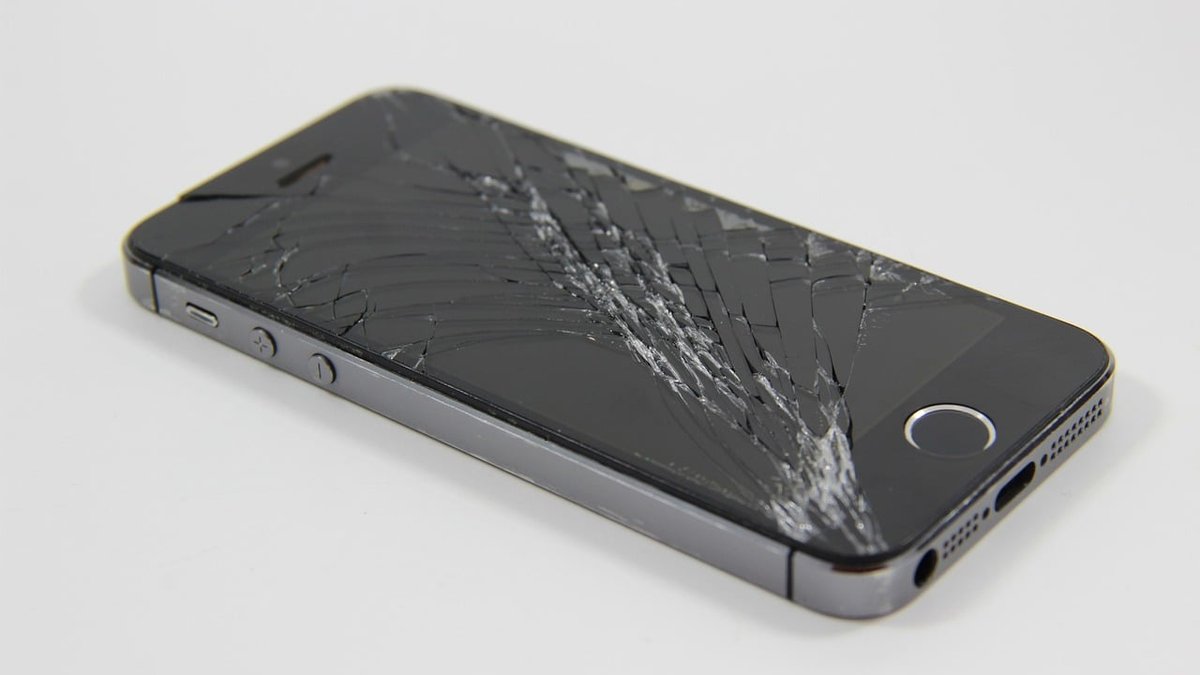 Is It Worth Repairing Your Phone or Buying a New One? Denver Experts Explain