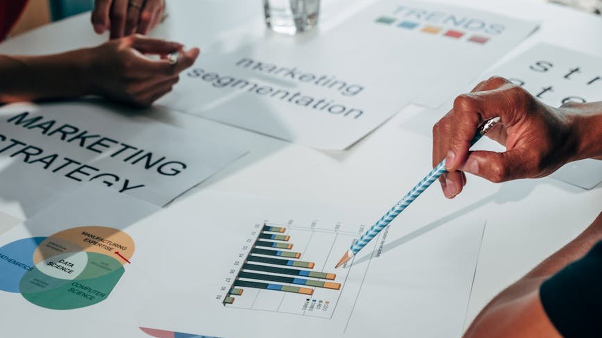 Marketing Gap Analysis: How AI Supports Small Business Revenue Planning
