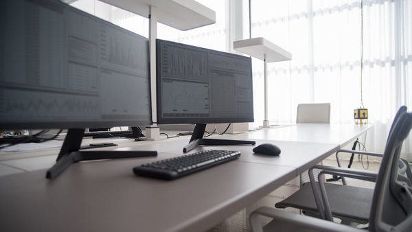 Moving A Computer Monitor: California Experts Reveal Step-by-Step Process