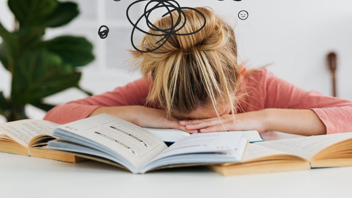 Natural Practices That Reduce Brain Fog: How Foot Bathing & Diet Changes Help