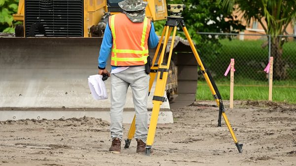 Reasons Of Delay In California Construction Projects: 7 Land Surveying Mistakes